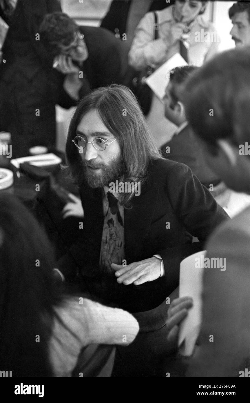Herr Allan Klein, Berater der Beatles und ihres Musikkonzerns „Apple ...