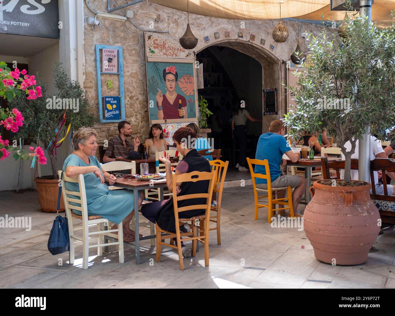 Svkaminia Café, Nikodimou Mylona, Straße, Paphos, Zypern. Stockfoto
