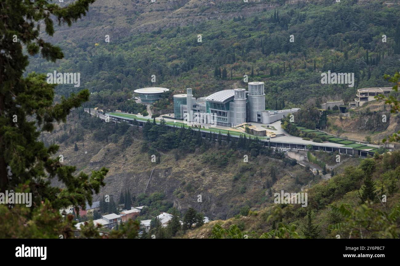 Tiflis, Georgien, 21. September 2024 – Wohnsitz und Handelszentrum des georgischen Milliardärs, Oligarchen und Tycoon Boris (Bidzina) Iwanishvili in Tiflis Stockfoto