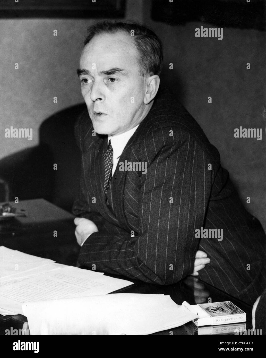 Sean MacBride, Irlands älterer Staatsmann, einmaliger IRA-Guerilla und stellvertretender Generalsekretär der Vereinten Nationen, 1949 Stockfoto