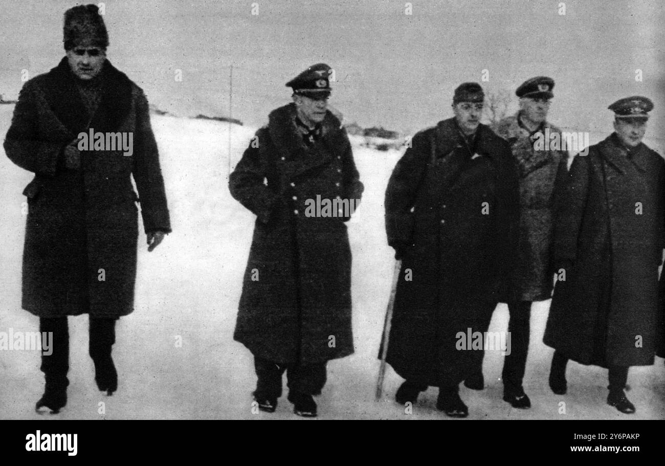 Letzte Tage in Stalingrad : die katastrophalste Niederlage der Bundeswehr seit 1918 . Achs-Generäle mit Marschall Paulus gefangen genommen : LtoR-Brigadegeneral Dimitriu , Befehlshaber der 20. Rumänischen Infanteriedivision ; Lieut-General von Daniel , 376. Infanteriedivision ; Lieut-General Schleummer 14. Panzerkorps ; Generalmajor von Drebber und General Rinaldi . 13. Februar 1943 Stockfoto