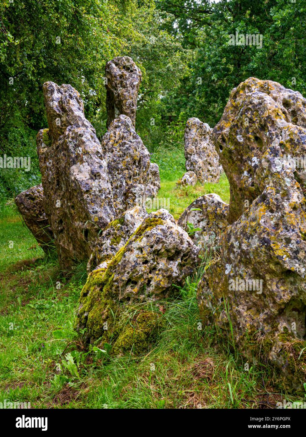The King's Men, ein Steinkreis, der im späten Neolithikum oder frühen Bronzezeit errichtet wurde und Teil der Rollright Stones in Oxfordshire, Großbritannien, ist Stockfoto