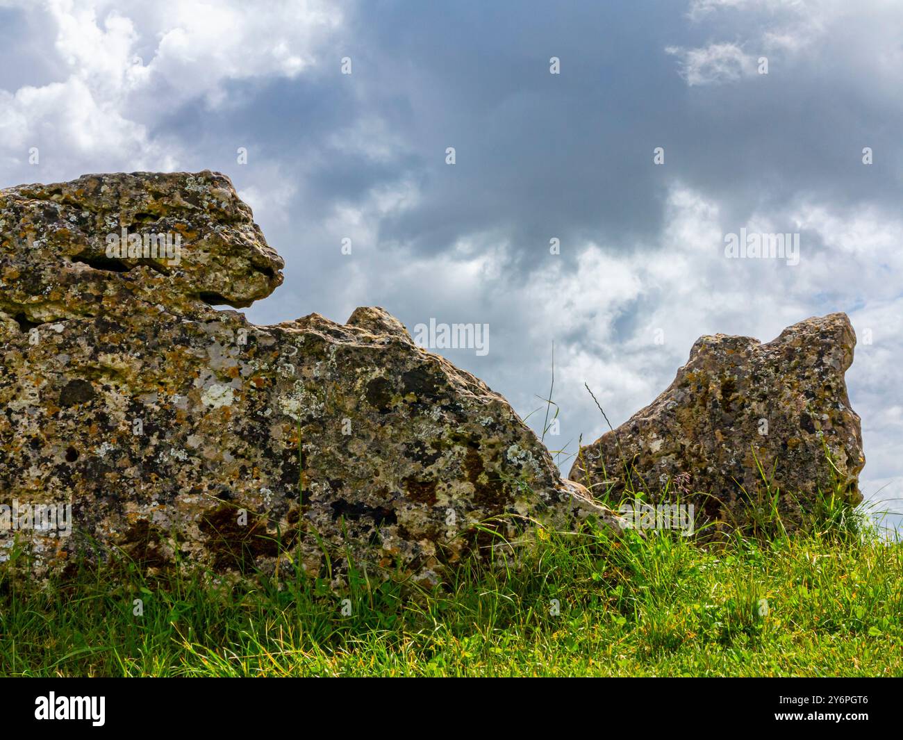 The King's Men, ein Steinkreis, der im späten Neolithikum oder frühen Bronzezeit errichtet wurde und Teil der Rollright Stones in Oxfordshire, Großbritannien, ist Stockfoto