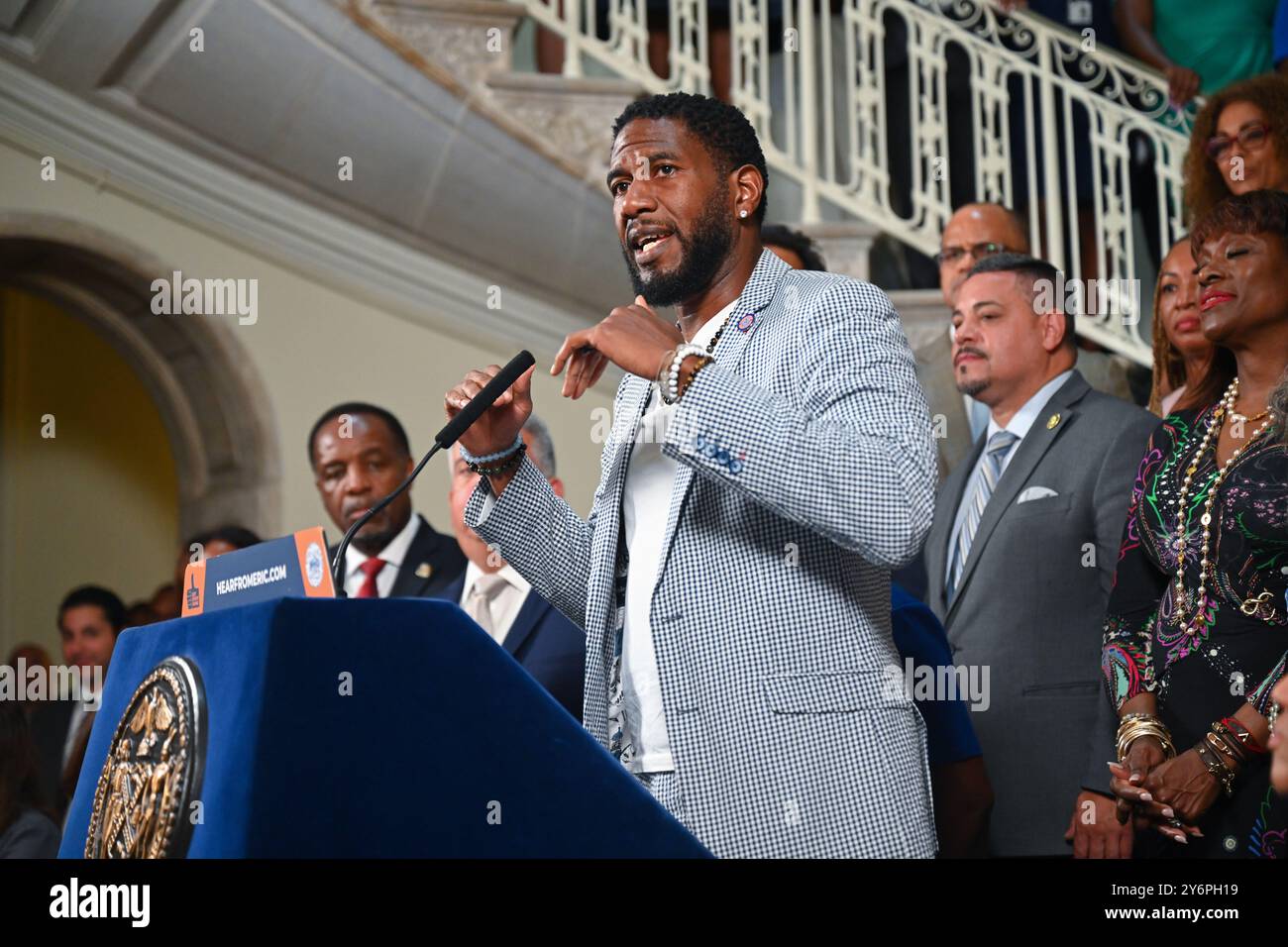 Jumaane Williams spricht während einer Pressekonferenz über die Prävention von Waffengewalt und öffentliche Sicherheit am 31. Juli 2023 in New York. Mayo Stockfoto