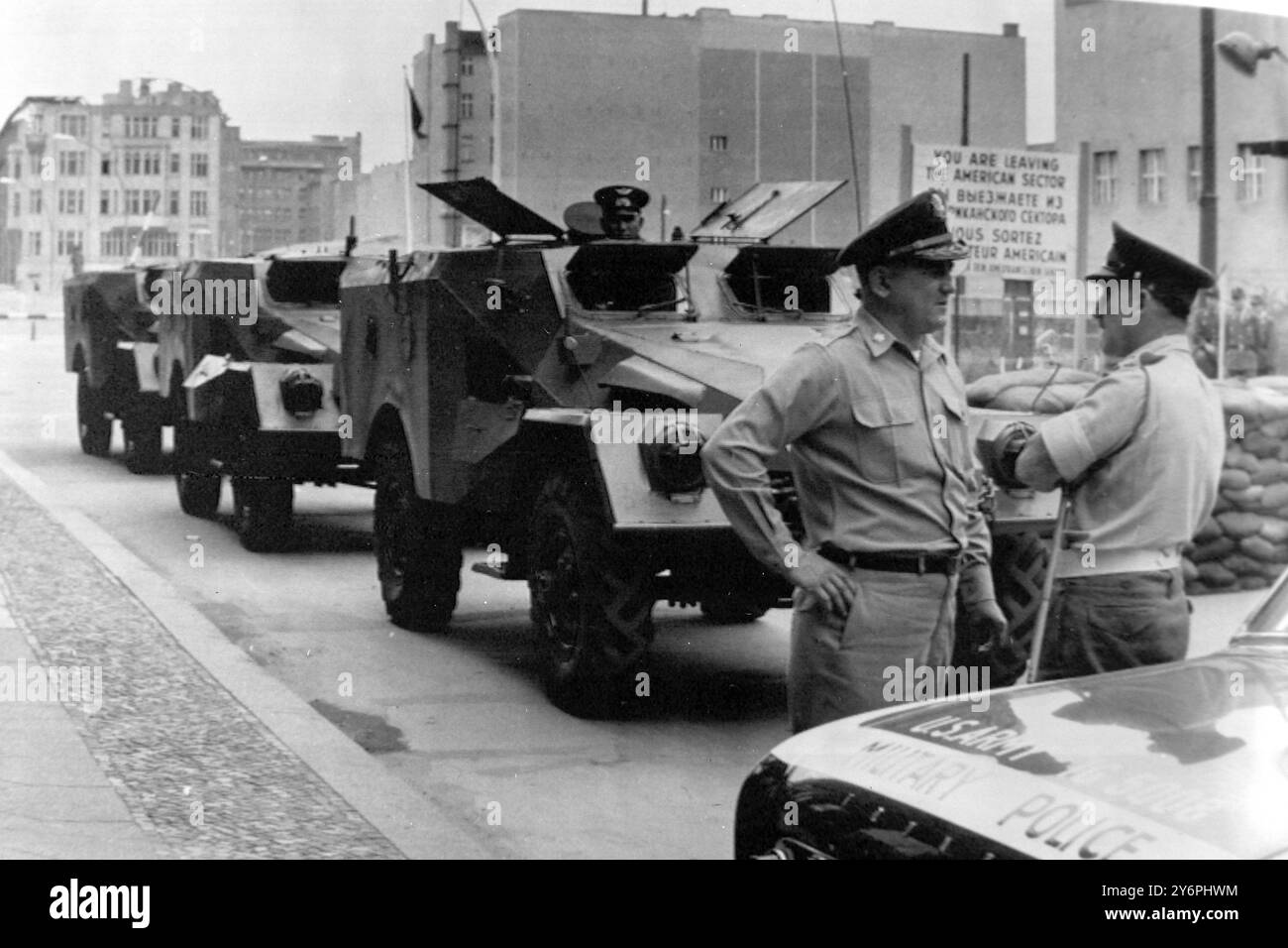 ZWISCHENFALL AM CHECKPOINT CHARLIE IN BERLIN ; 24. AUGUST 1962 Stockfoto