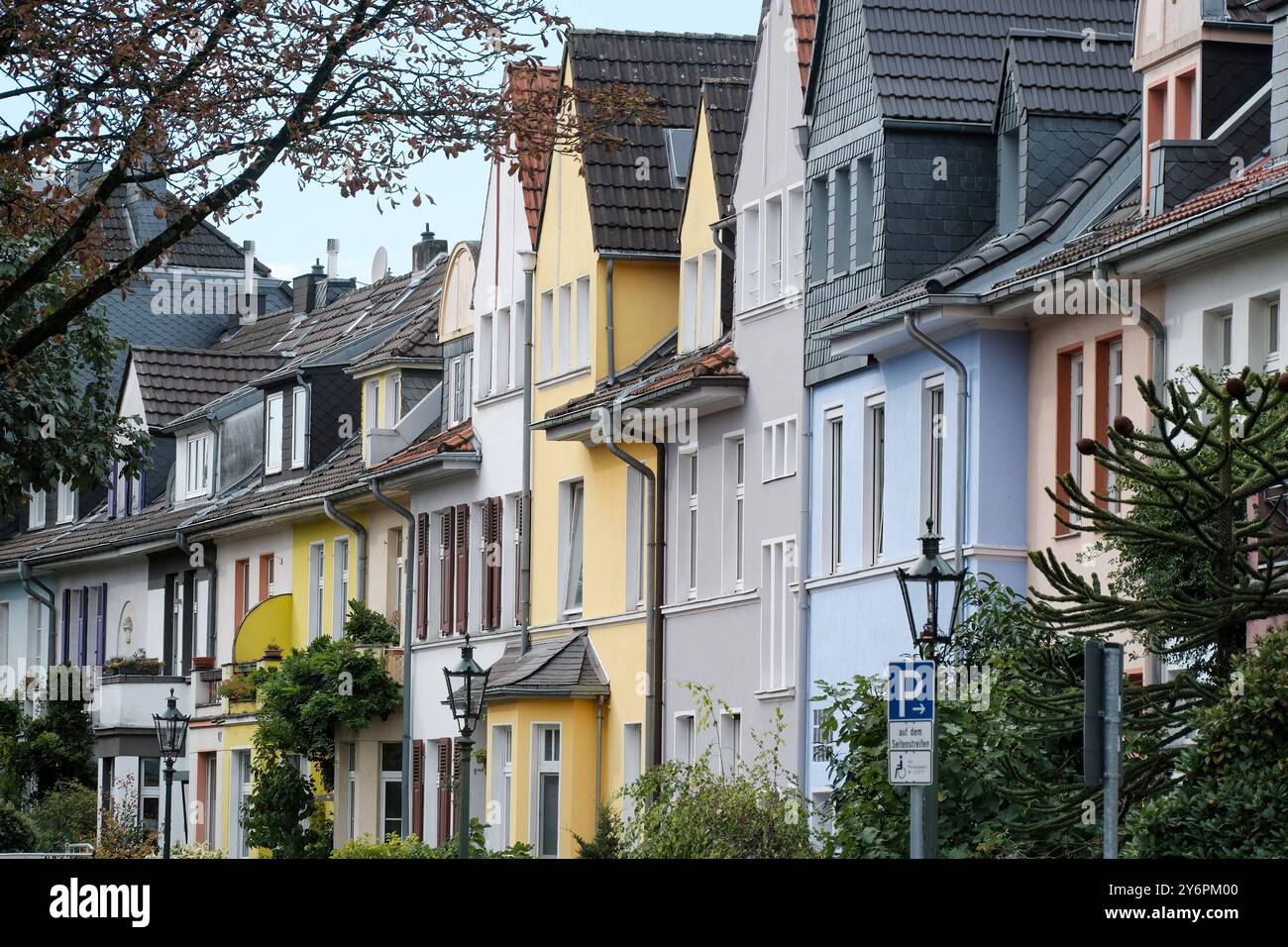Düsseldorf 26.09.2024 Wohnungen Wohnungsnot Mietswohnung Mieten Mietpreis soziale Wohnungsbau Sozialwohnung Immobilien Wohnraummangel Wohnung Baustelle Neubau Mehrfamilienhaus Mietspiegel Mietpreisspiegel Immobilie Wohnungsmangel Baustau Wohnimmobilie Wohnungsimmobilien Mietpreise Altbau Leerstand Baumaterial Baustoffe Ballungsgebiet bezahlbarer Wohnraum CO2-Preis CO2 Bundes-Klimaschutzgesetz Heizen Heizung Klimapaket Mieter Vermieter Mietpreisbremse Klimasteuer Energiewende Büro Homeoffice Home-Office Konjunkturpaket Grundsteuererklärung Wohngeld Grundsteuererklärung Wohngeld Wohngeld Wohngeld Wohngeld Stockfoto