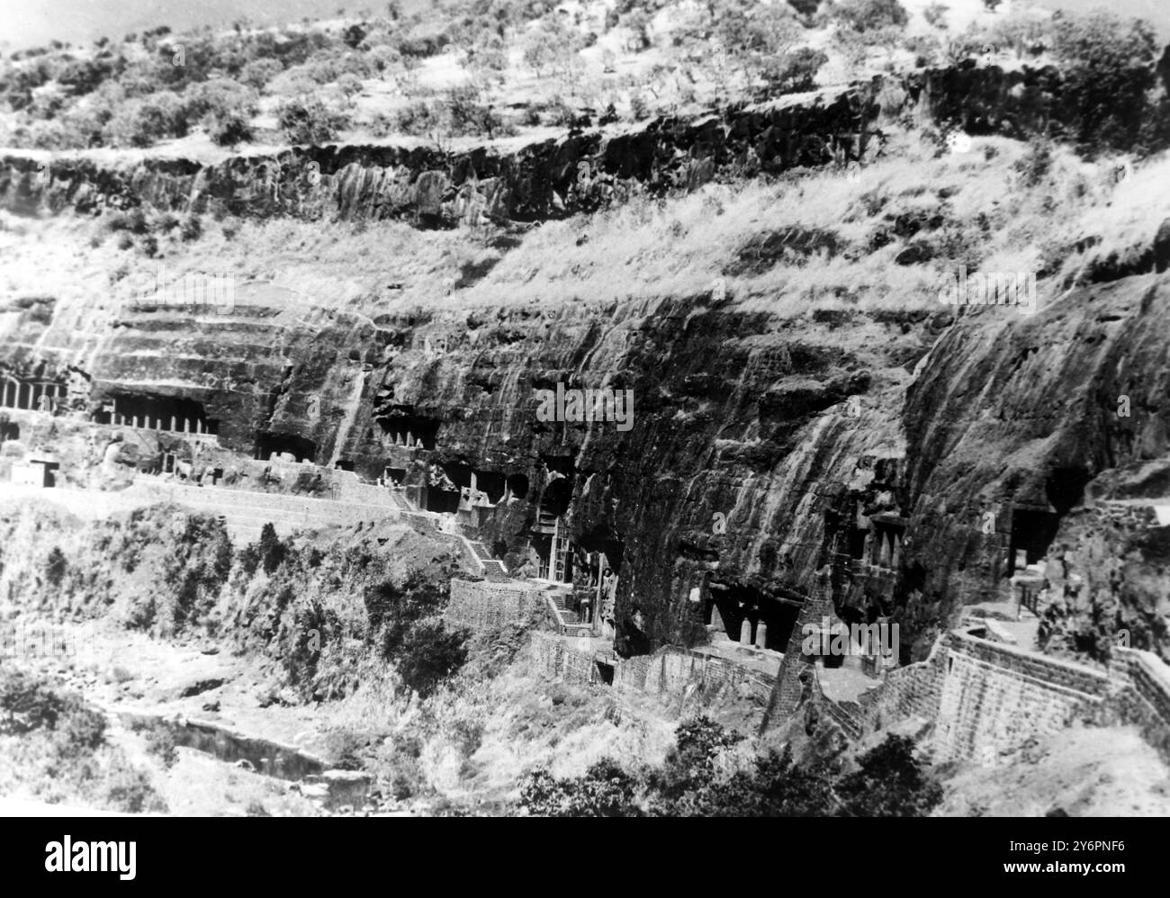 ELLORA 2000 JAHRE ALTE AJANTA HÖHLE IN INDIEN ; 2. AUGUST 1962 Stockfoto