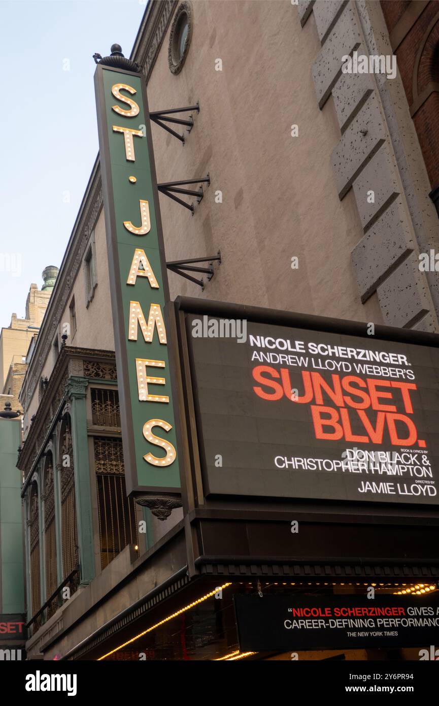 Sunset Blvd spielt im St. James Theater am Broadway in Manhattan NYC Stockfoto