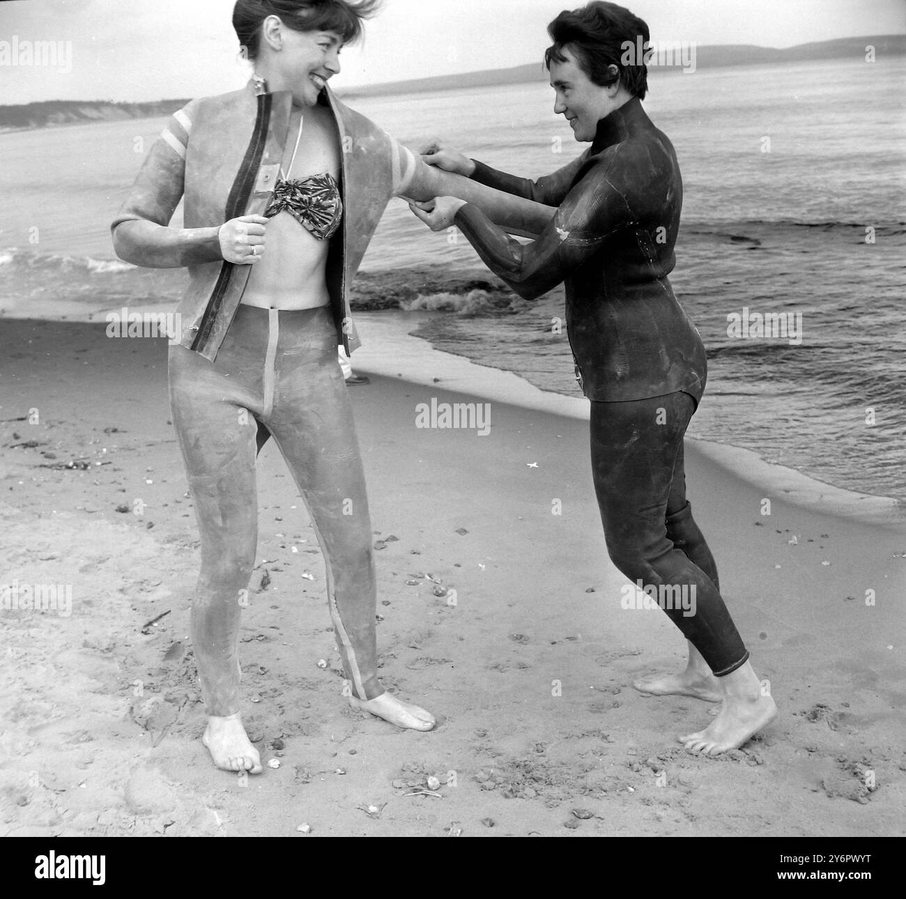 MAUREEN BAKER SKIN DIVER; 10. JULI 1962 Stockfoto