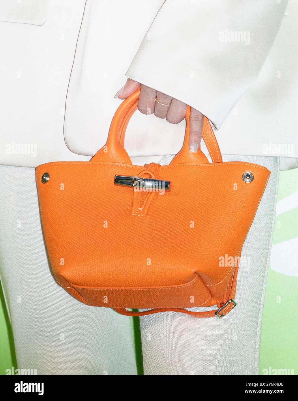 Seoul, Südkorea. September 2024. Die südkoreanische Sängerin und Schauspielerin Kim SE-jeong nimmt am 26. September 2024 an einem Fotogespräch für den Longchamp Pop-up Store Open Event in Seoul Teil. (Foto: Lee Young-HO/SIPA USA) Credit: SIPA USA/Alamy Live News Stockfoto