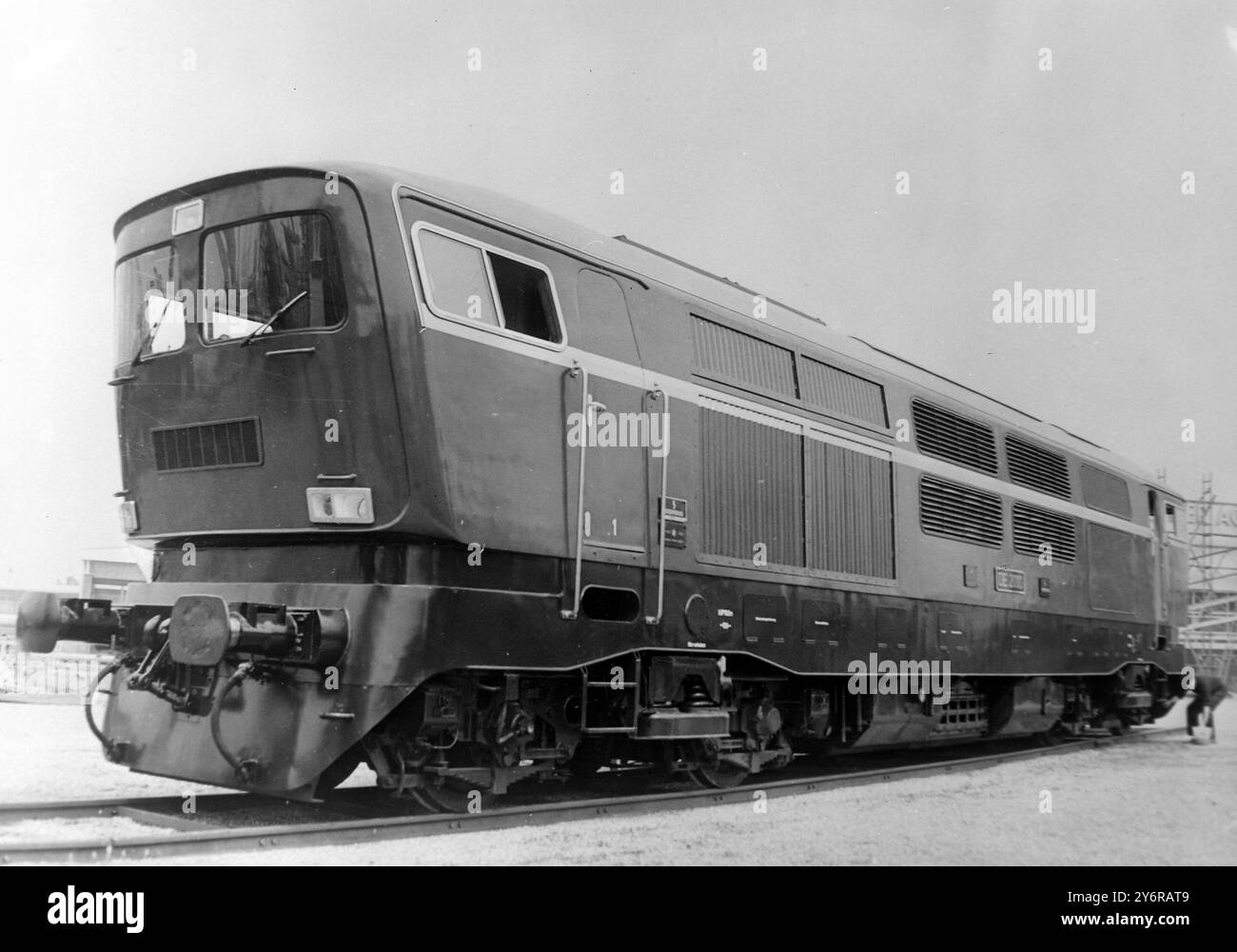 BRANCHENMESSE NEW DIESEL ELECTRIC LOKOMO MOTION IN HANNOVER; 25. APRIL 1962 Stockfoto