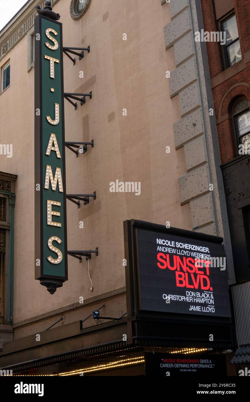 Das St. James Theatre zeigt den Sunset Blvd., New York City, USA 2024 Stockfoto