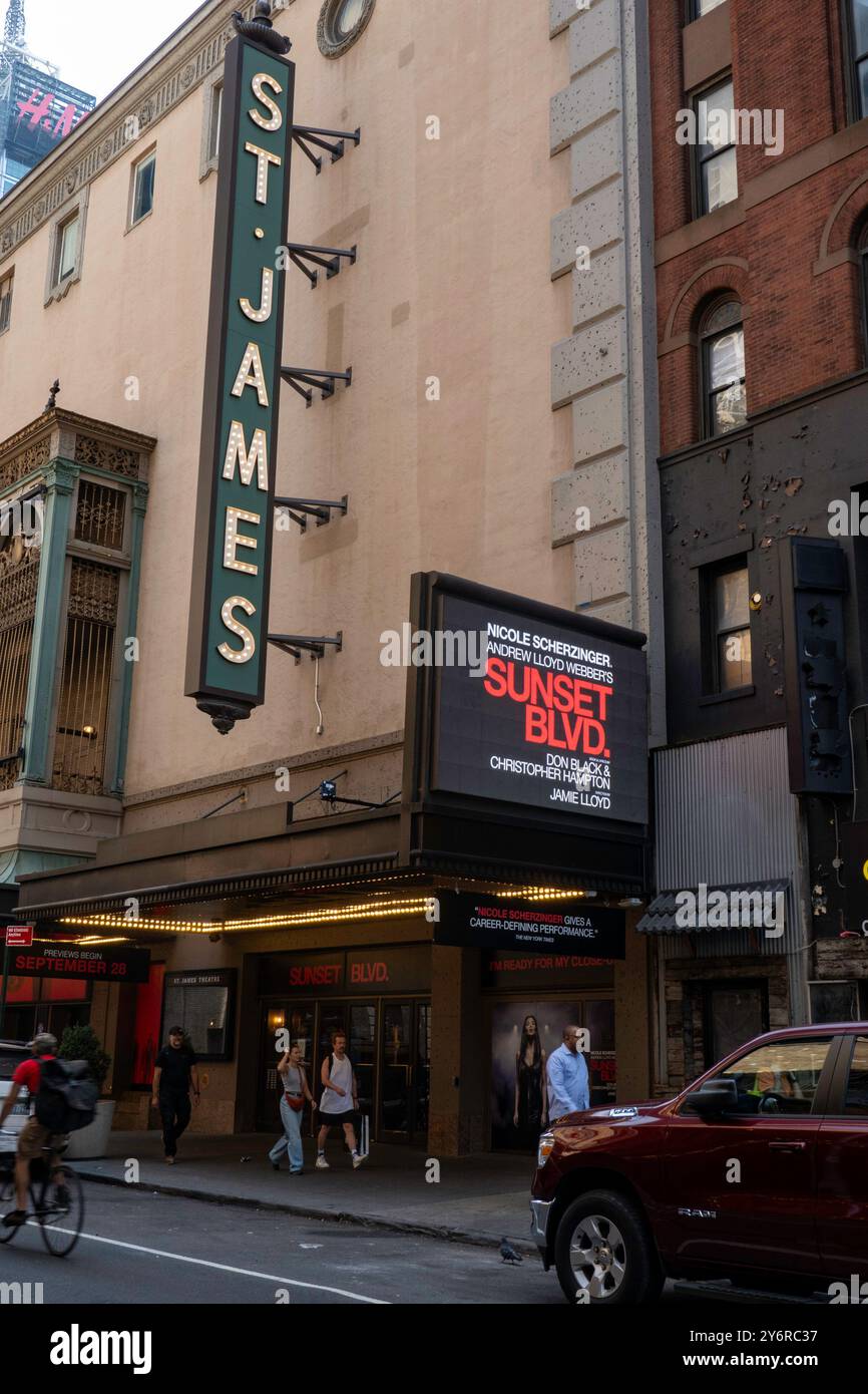 Das St. James Theatre zeigt den Sunset Blvd., New York City, USA 2024 Stockfoto