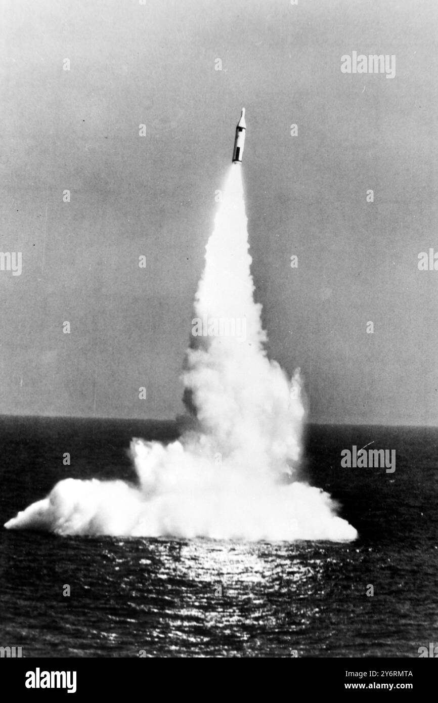 LENKRAKETEN UND RAKETEN US-U-BOOT FEUERN RAKETEN A2 2. MÄRZ 1962 Stockfoto