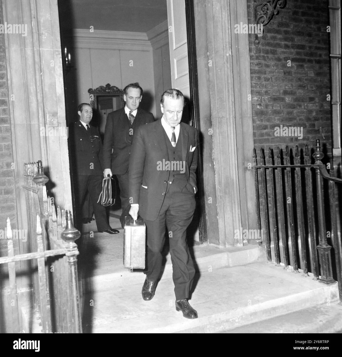 ERNEST MARPLES IM ADMIRALTY HOUSE IN LONDON / 15. FEBRUAR 1962 Stockfoto