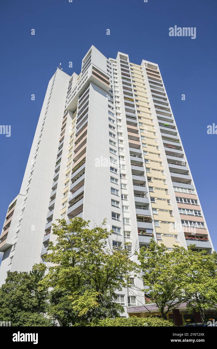 Idealer Wohnturm, Fritz-Erler-Allee 120, Gropiusstadt, Neukoelln, Berlin, Deutschland, Europa Stockfoto