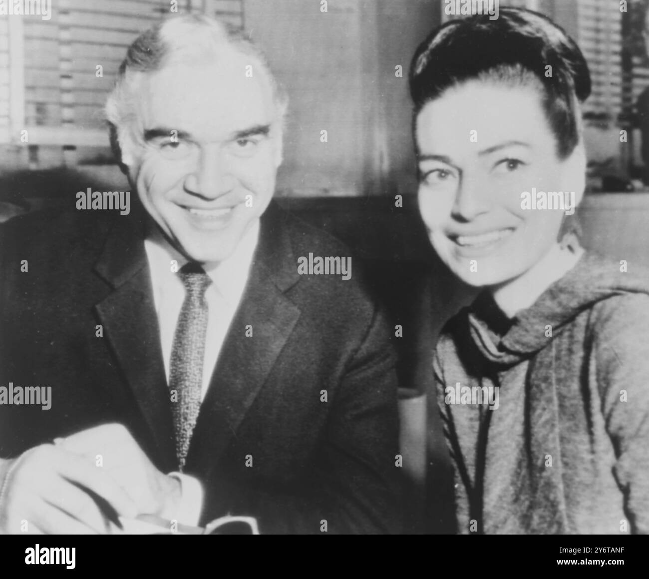 LORNE GREENE HEIRATET DEAN NANCY IN SANTA MONICA / 9. DEZEMBER 1961 Stockfoto