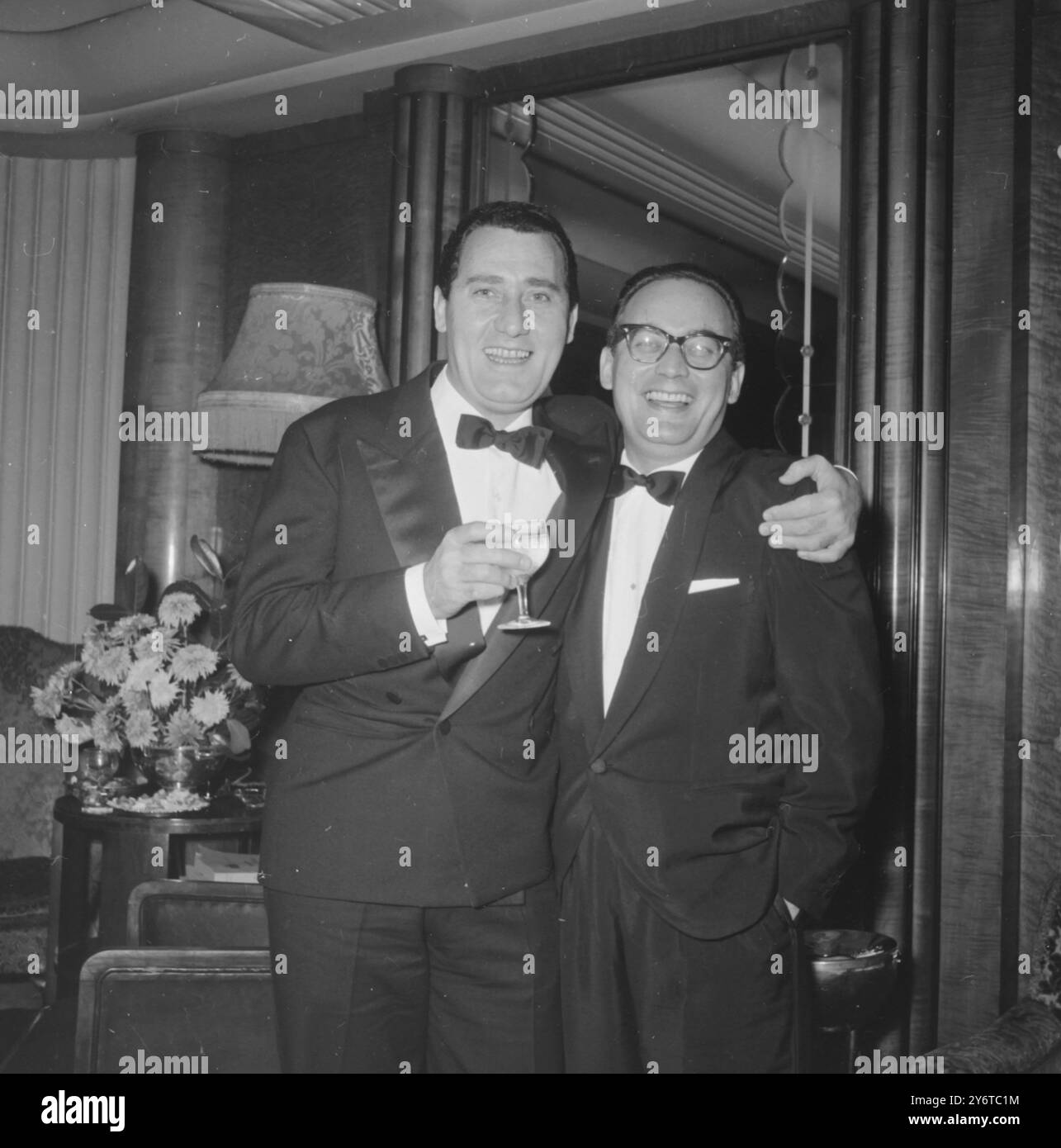 ALBERTO SORDI UM MITTERNACHT VORSCHAU FÜR DEN ITALIENISCHEN KOMIKER 3. DEZEMBER 1961 Stockfoto