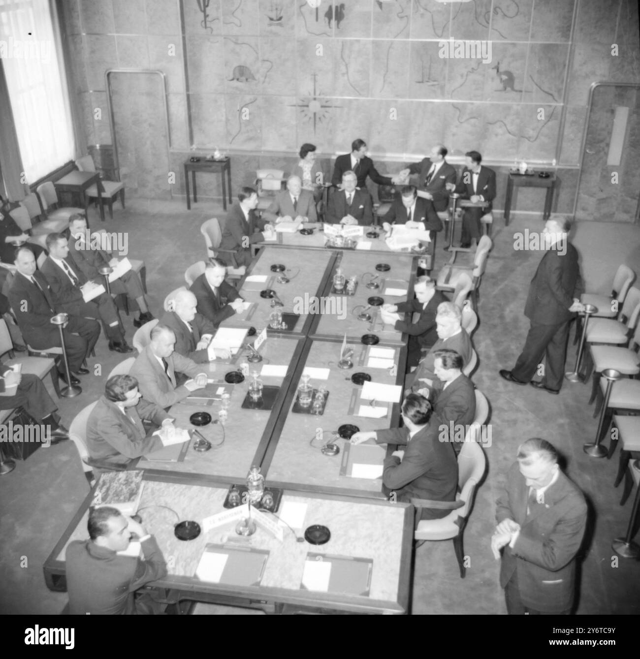 JOSPEH GODBER BEI ATOMTESTS BAN TALKS IN GENF / 30. NOVEMBER 1961 Stockfoto