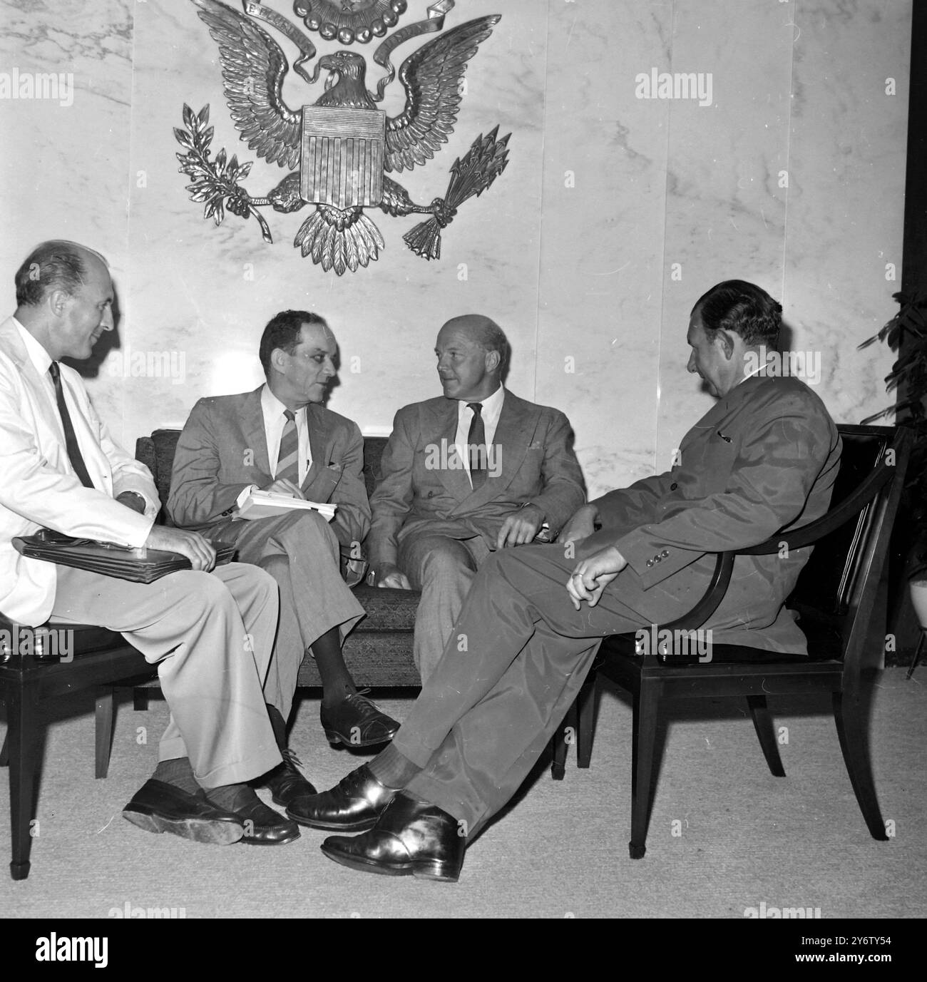 FOY KOHLER WÄHREND DER BERLINER KRISENGESPRÄCHE IN WASHINGTON / 18. AUGUST 1961 Stockfoto