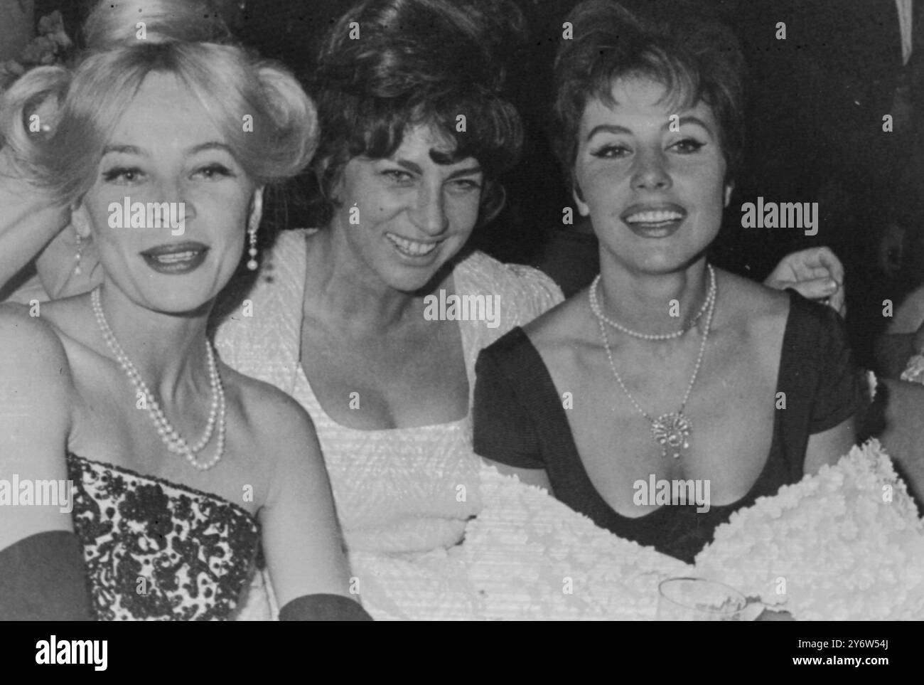 BERLIN FILM FESTIVAL - LESLIE CARON, MARIA BRAUER UND SONJA ZIEMANN 2. JULI 1961 Stockfoto