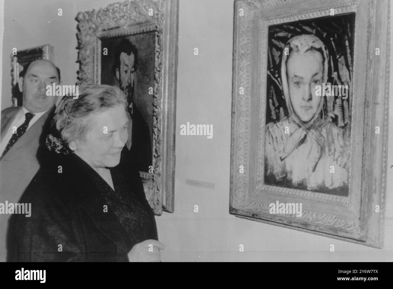 FRAU KHRUSCHEV BESUCHT DIE KUNSTAUSSTELLUNG IN WIEN AM 3. JUNI 1961 Stockfoto