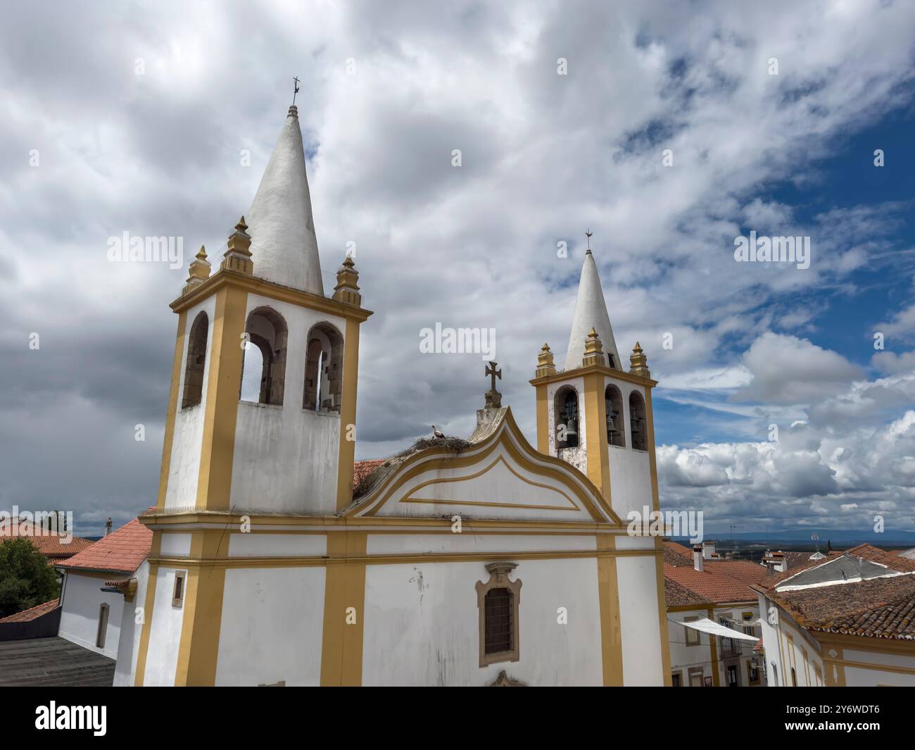 Detail einer Kirche im traditionellen Dorf Nisa in Alentejo, Portugal Stockfoto