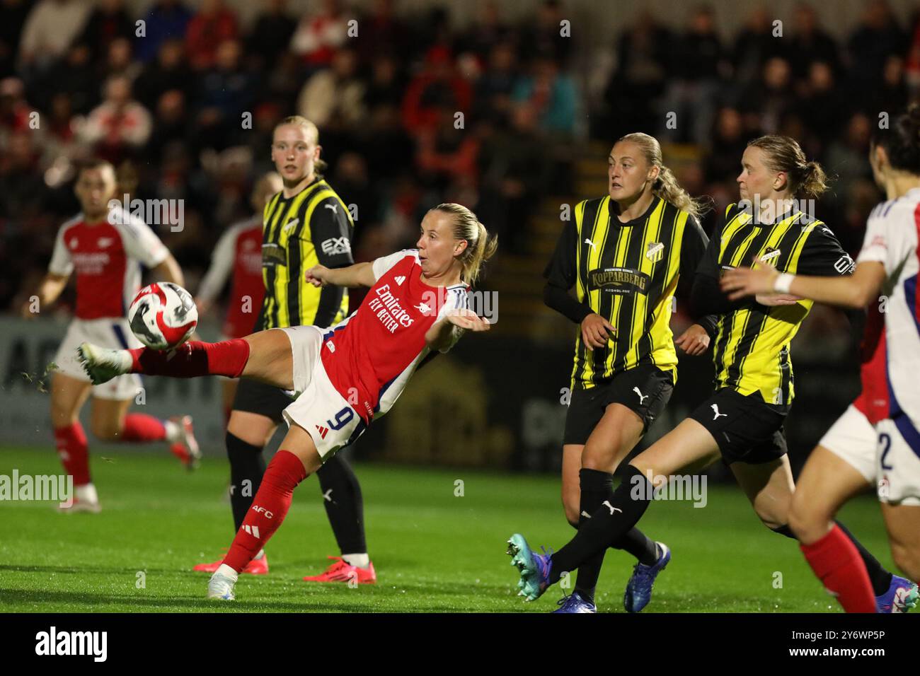 Borehamwood, Großbritannien. September 2024. Beth Mead von Arsenal Women erzielte beim zweiten Spiel der UEFA Women's Champions League zwischen Arsenal Women und BK Hacken Women am 26. September 2024 in Meadow Park, Borehamwood, England. Foto von Joshua Smith. Nur redaktionelle Verwendung, Lizenz für kommerzielle Nutzung erforderlich. Keine Verwendung bei Wetten, Spielen oder Publikationen eines einzelnen Clubs/einer Liga/eines Spielers. Quelle: UK Sports Pics Ltd/Alamy Live News Stockfoto