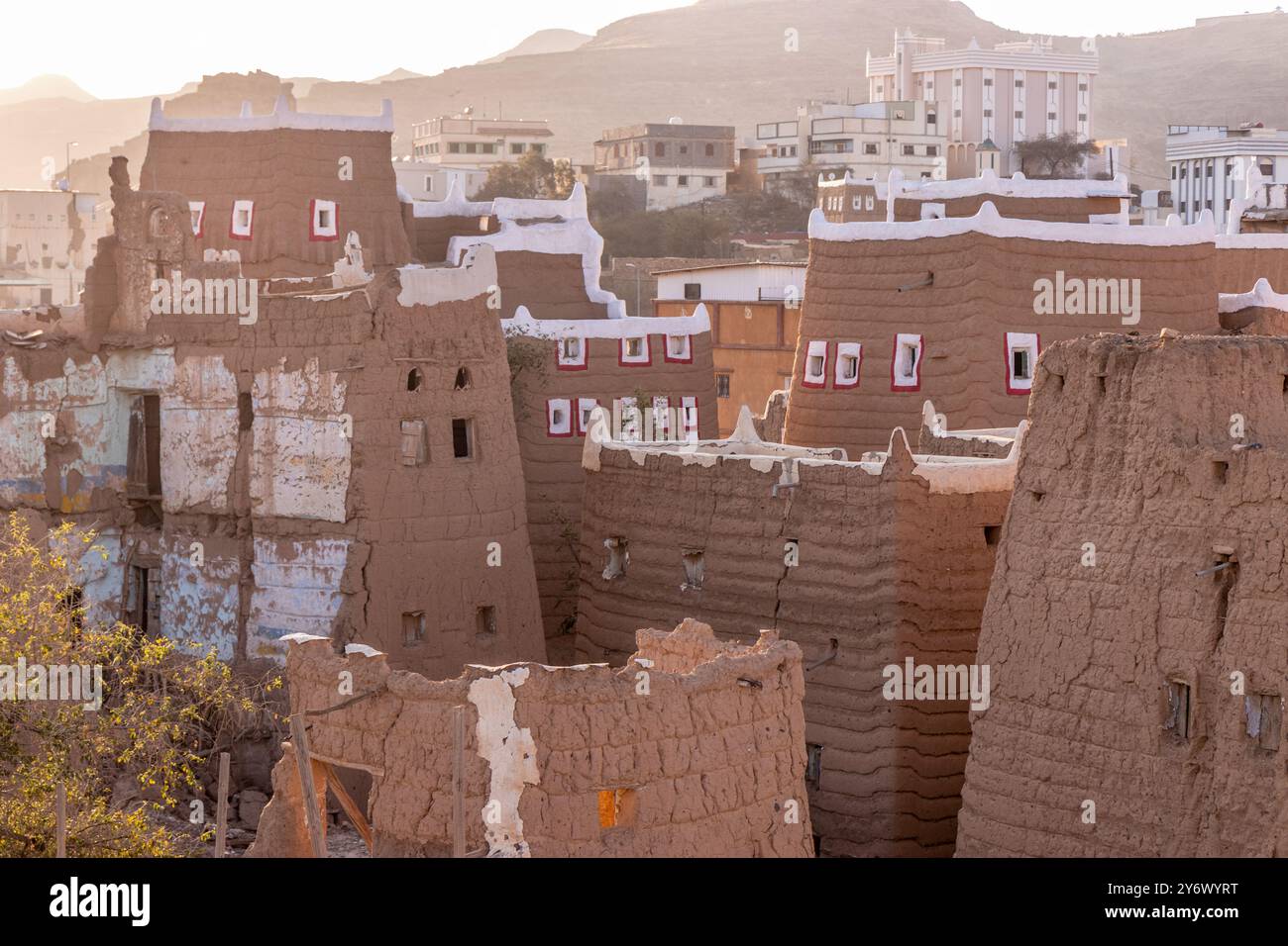 Traditionelle Lehmziegelhäuser in Dhahran al Janub, Saudi-Arabien Stockfoto