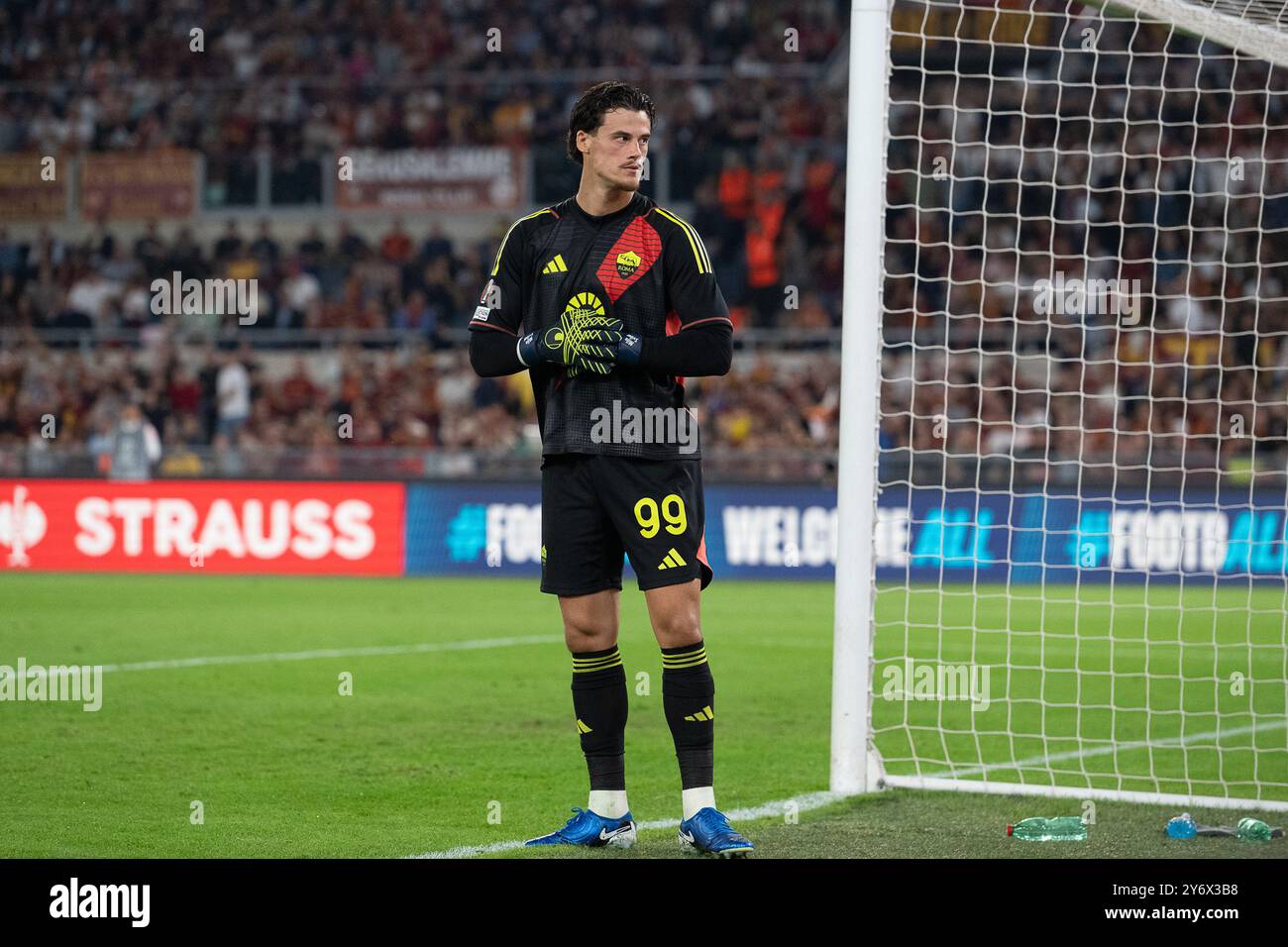 Roma, Italien. September 2024. Stadio Olimpico, Roma, Italien - Mile Svilar of AS Roma während des Fußballspiels der UEFA Europa League, Roma vs Athletic Bilbao, 26. September 2024 (Foto: Roberto Ramaccia/SIPA USA) Credit: SIPA USA/Alamy Live News Stockfoto