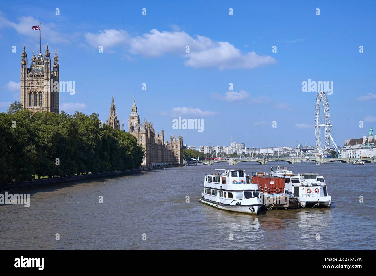 Blick auf die Themse und das Parlament von der Lambeth Bridge Stockfoto
