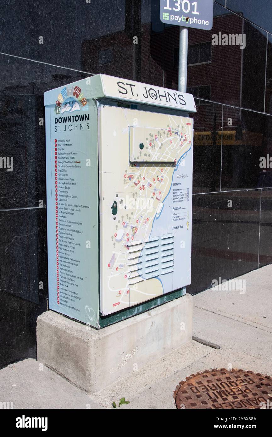 Karte des Wandgemäldes in der Innenstadt an der elektrischen Verkehrssteuerung in St. John's, Neufundland & Labrador, Kanada Stockfoto