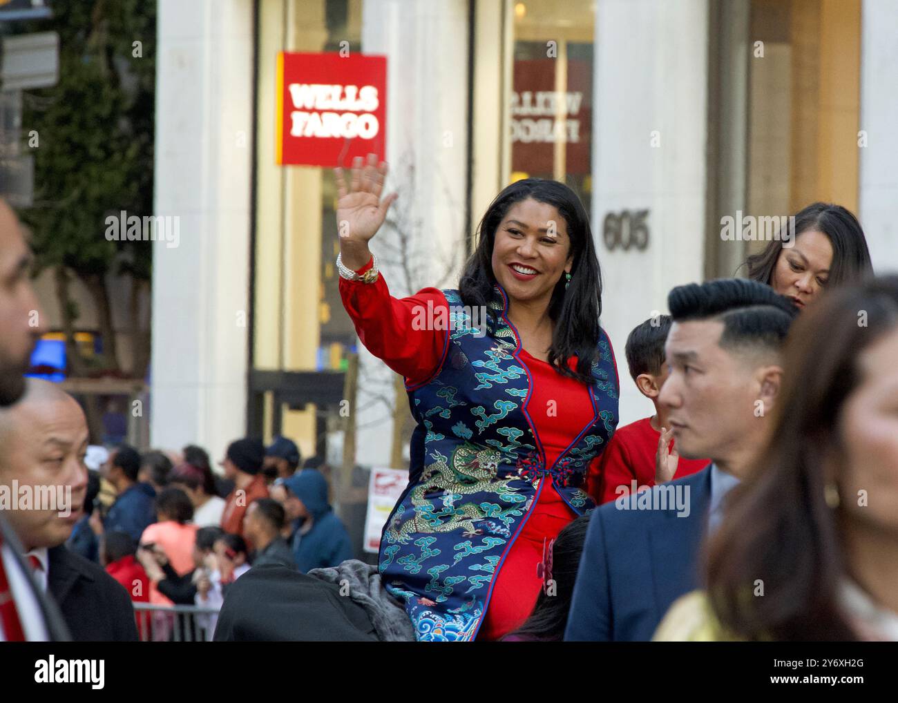 San Francisco, KALIFORNIEN - 24. Februar 2024: Bürgermeister London nahm an der Chinesischen Neujahrsparade Teil, einer der 10 besten und größten Paraden der Welt Stockfoto