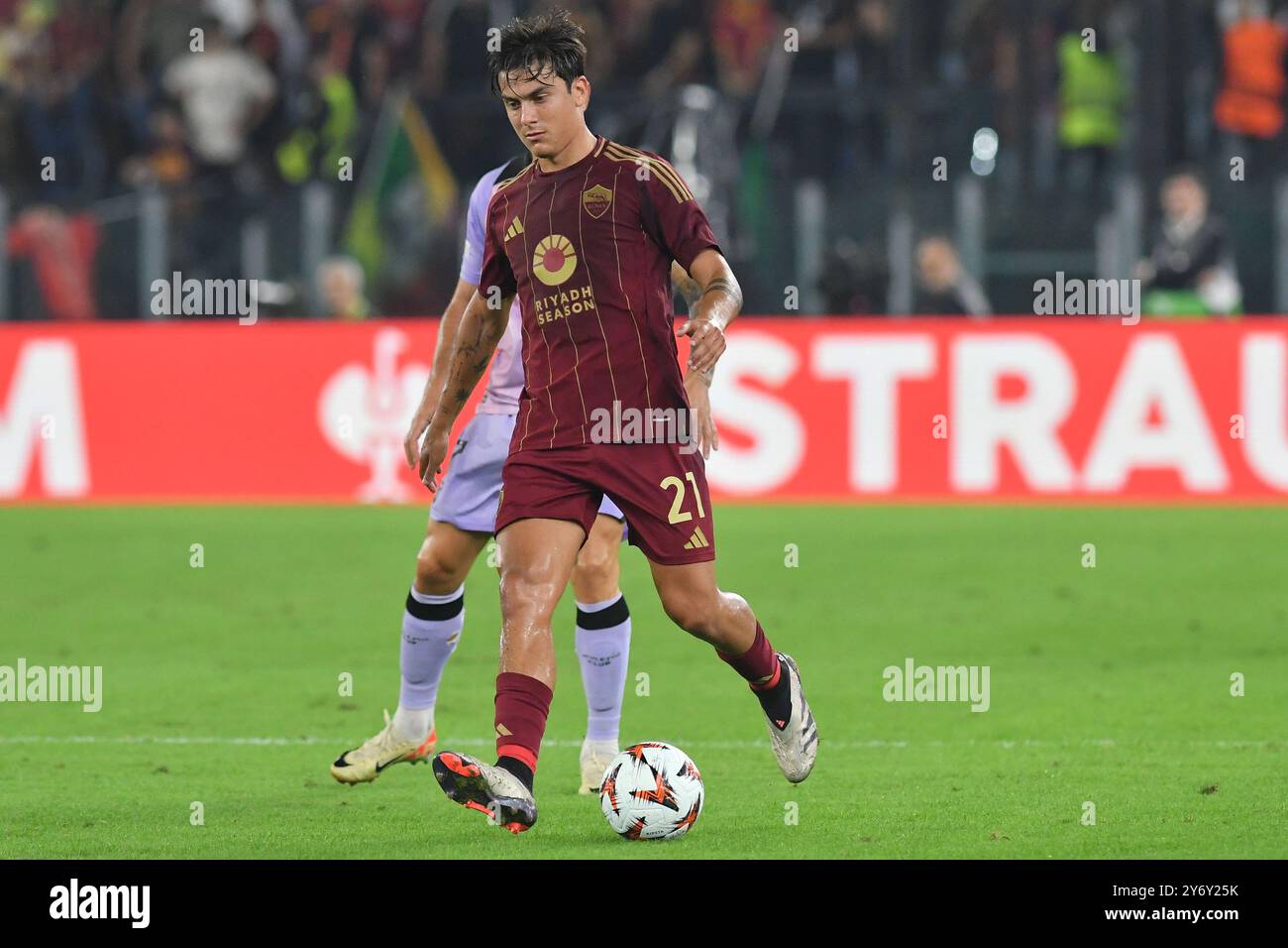 Paulo Dybala von AS Roma während der ersten Qualifikationsrunde der Europa League - Spiel im 1. Legs zwischen Roma und Athletic Bilbao im Olympiastadion, Italien, 26. September 2024. &#XA;Mattia Vian während des Spiels AS Roma vs Athletic Bilbao, Football Europa League in Rom, Italien, 26. September 2024 Stockfoto