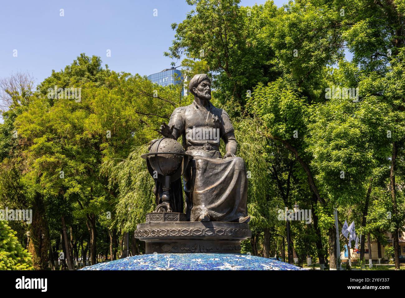 Taschkent, Usbekistan - 21. April 2023: Denkmal für den großen Astronomen Mirzo Ulugbek in Taschkent Stockfoto