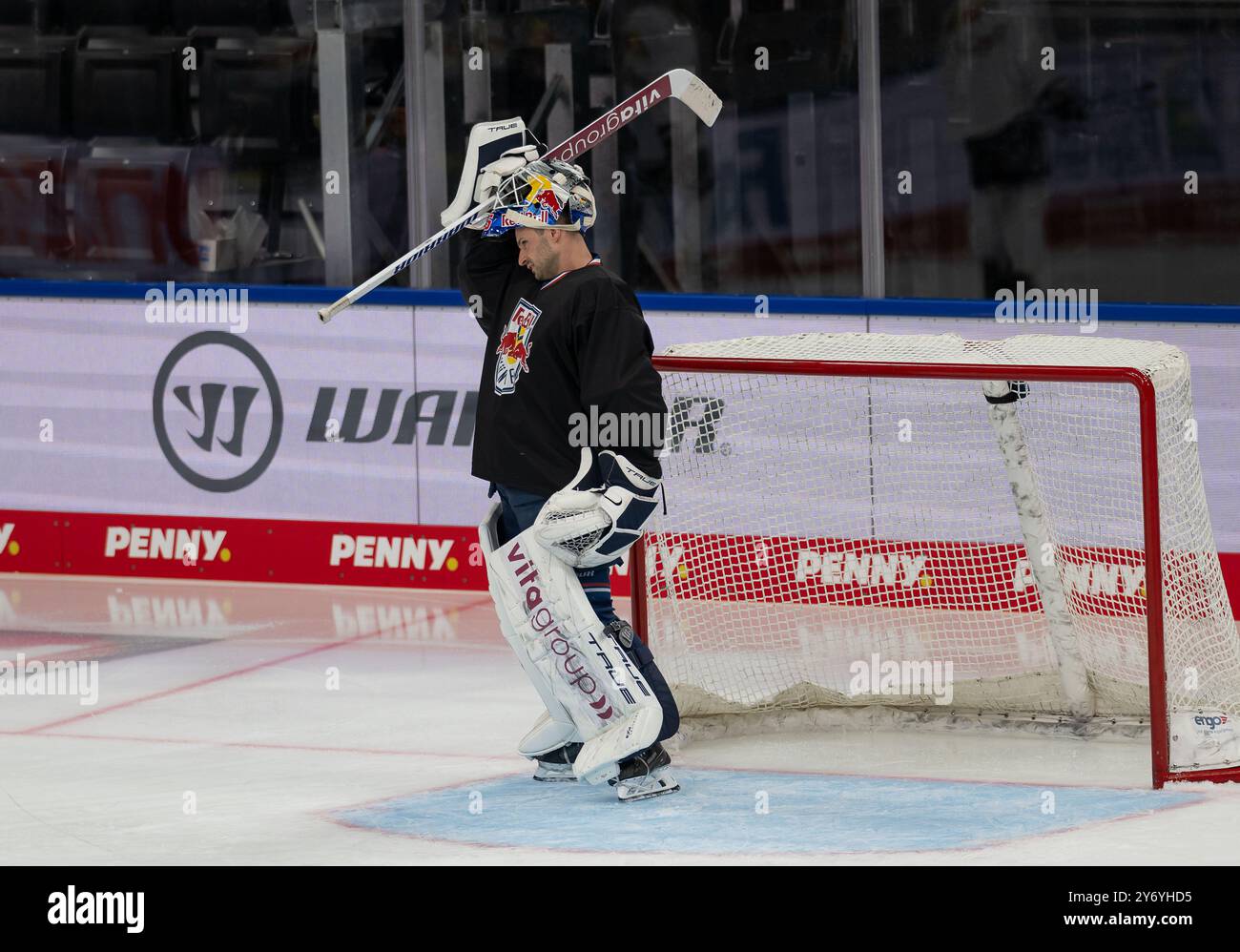 Mathias Niederberger (Torwart, EHC Red Bull Muenchen, #35). GER, Red Bull Muenchen / Buffalo Sabres, Eishockey, Morning Skate Sessions vor dem Grand Opening des SAP Garden, 27.09.2024. Foto: Eibner-Pressefoto/Franz Feiner Stockfoto