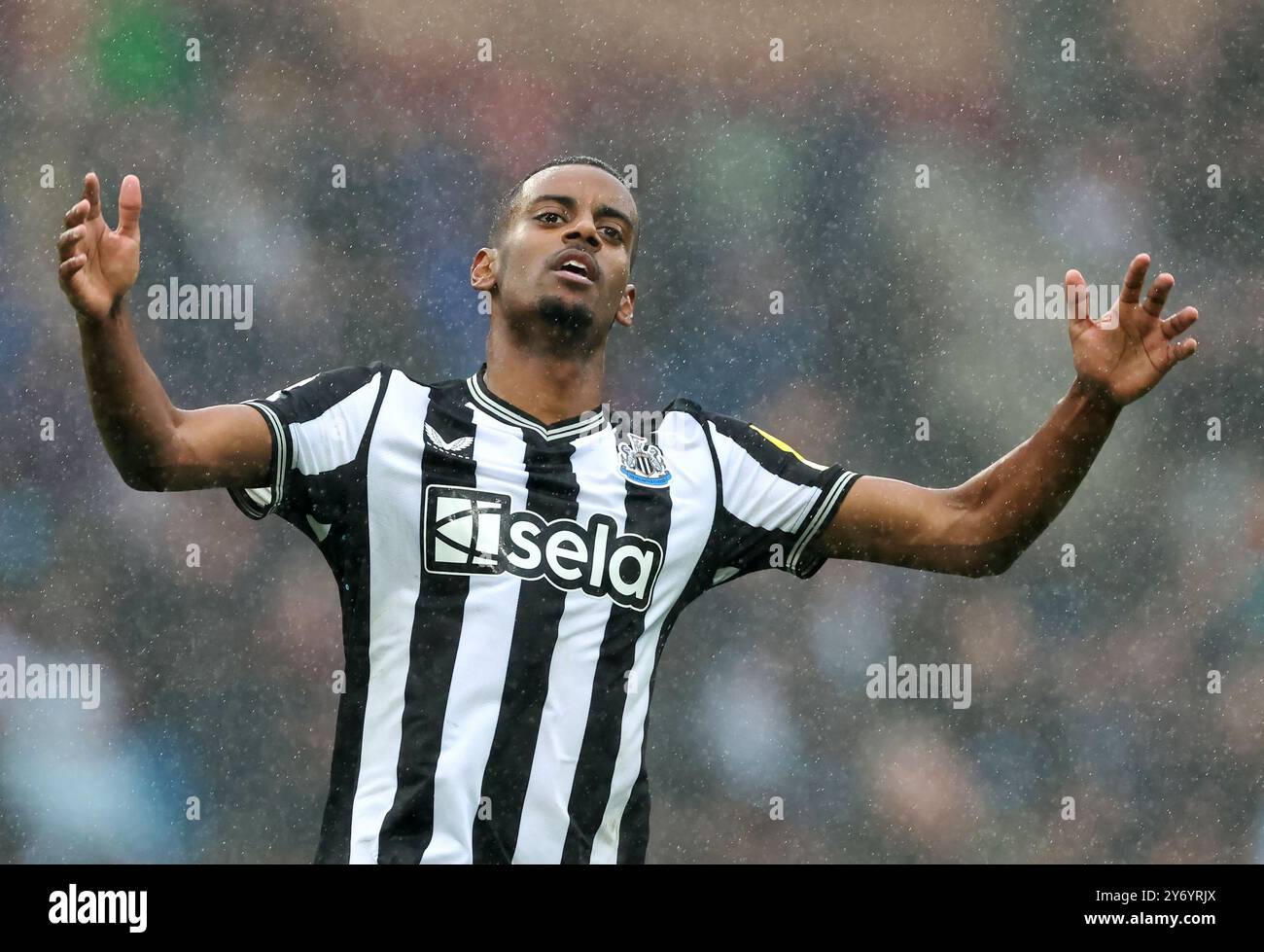 Aktenfoto vom 04.05.2024 von Alexander Isak von Newcastle United. Alexander Isak, Stürmer aus Newcastle, ist ein großer Zweifel an dem Spiel der Premier League am Samstag mit dem Champions Manchester City, da er einen gebrochenen Zeh pflegt. Ausgabedatum: Freitag, 27. September 2024. Stockfoto