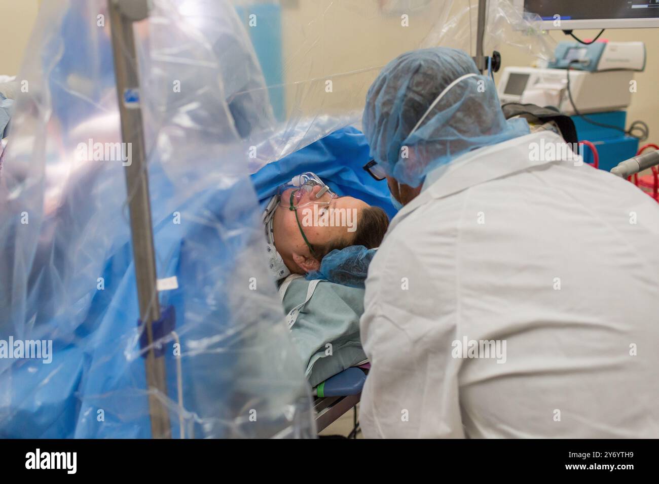 Mom und Dad warten auf C-Sektion Stockfoto