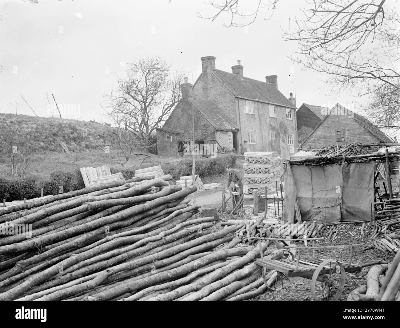 Hürdenmacher, William John Crouch, 1. Januar 1940 Stockfoto