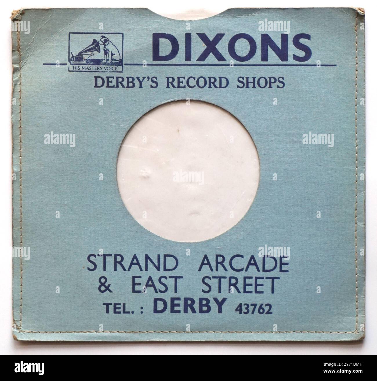 Dixons Records, Derbys Record Shop at Strand Arcade und East Street Derby. Vintage 7'-Plattenladen für alte Plattenläden, aus den 1950er Jahren HMV Records Logo. Gedruckter Buchdruck. Geringfügig abweichender Schriftsatz von anderen Versionen. Stockfoto
