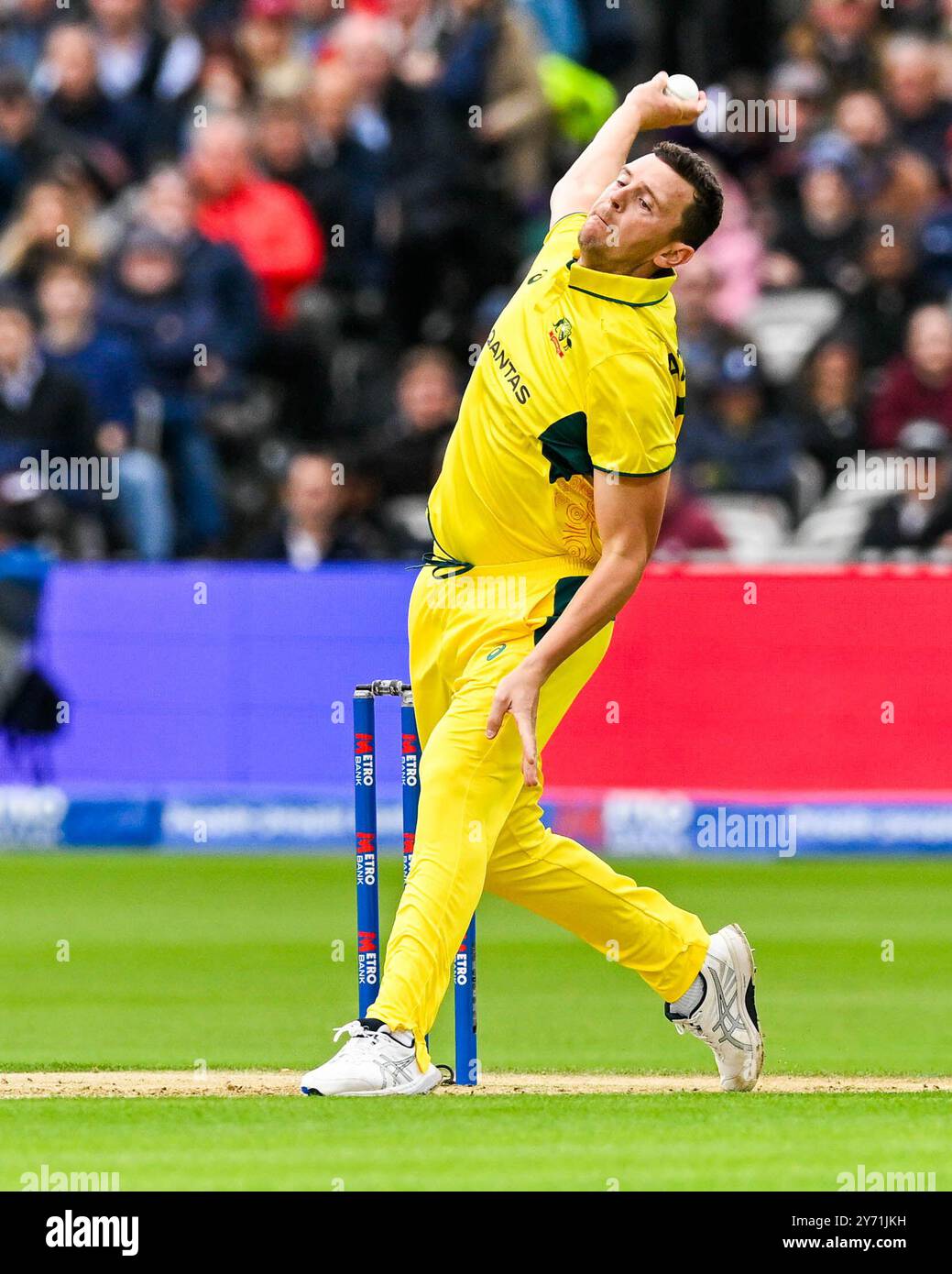 Josh HAZLEWOOD of Australia Bowling während der dritten Metro Bank One Day International England vs Australia at Lords, London, Vereinigtes Königreich, 27. September 2024 (Foto: Mark Dunn/News Images) in, am 27. September 2024. (Foto: Mark Dunn/News Images/SIPA USA) Credit: SIPA USA/Alamy Live News Stockfoto