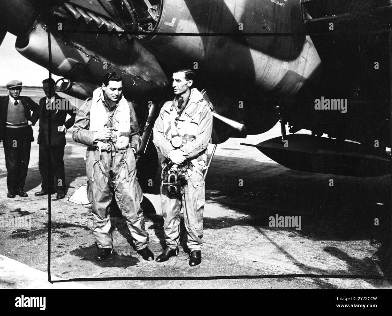 Nach dem Abflug vom Flughafen St Eval in Cornwall drückte Mr. G.B. Lockee Bayne, britischer Wissenschaftler, 37.000 Meter vor der Küste Cornwalls in einer Mücke, die von D.A.C. Hunt gesteuert wurde, einen Knopf, der eine Rakete in den Weltraum schickte, mit einer Geschwindigkeit von etwa 900 km/h. Dies war Großbritanniens erste Überschallrakete, die aerodynamische Daten bei Geschwindigkeiten aufzeichnen sollte, die größer sind als die Schallgeschwindigkeit, und nach einem Flug von nur zwei Minuten wird angenommen, dass sie in den Atlantik eingetaucht ist, aber obwohl die Karriere des Roboters kurz war, wurde sie durchgehend durch Radar aufgezeichnet, Funksignale von den Piloten empfangen Stockfoto