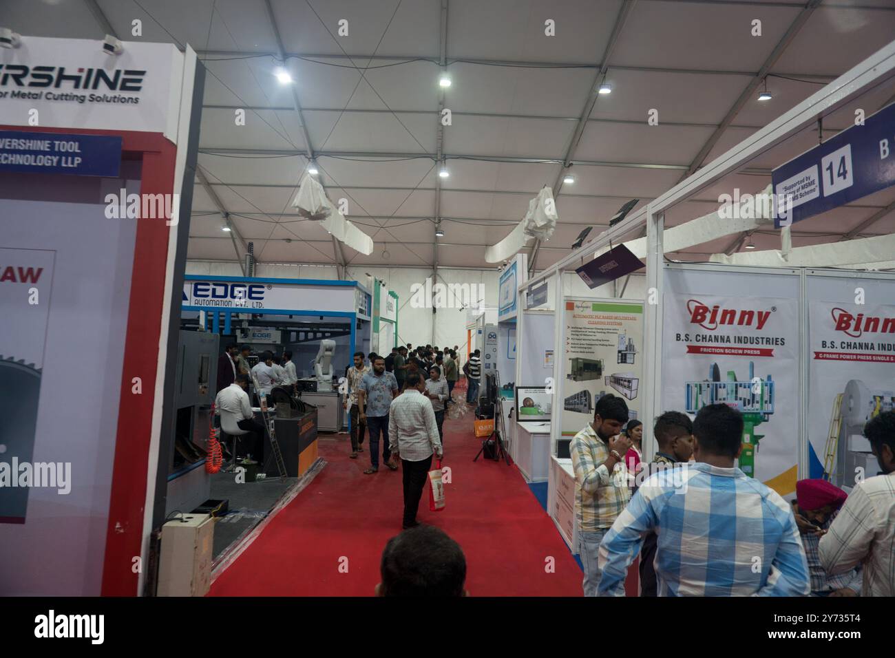 Rajkot, Gujarat, Indien. September 2024. Die Rajkot Machine Tools Show 2024 ist ein riesiger Besucherverkehr. Quelle: Nasirkhan Davi/Alamy Live News Stockfoto