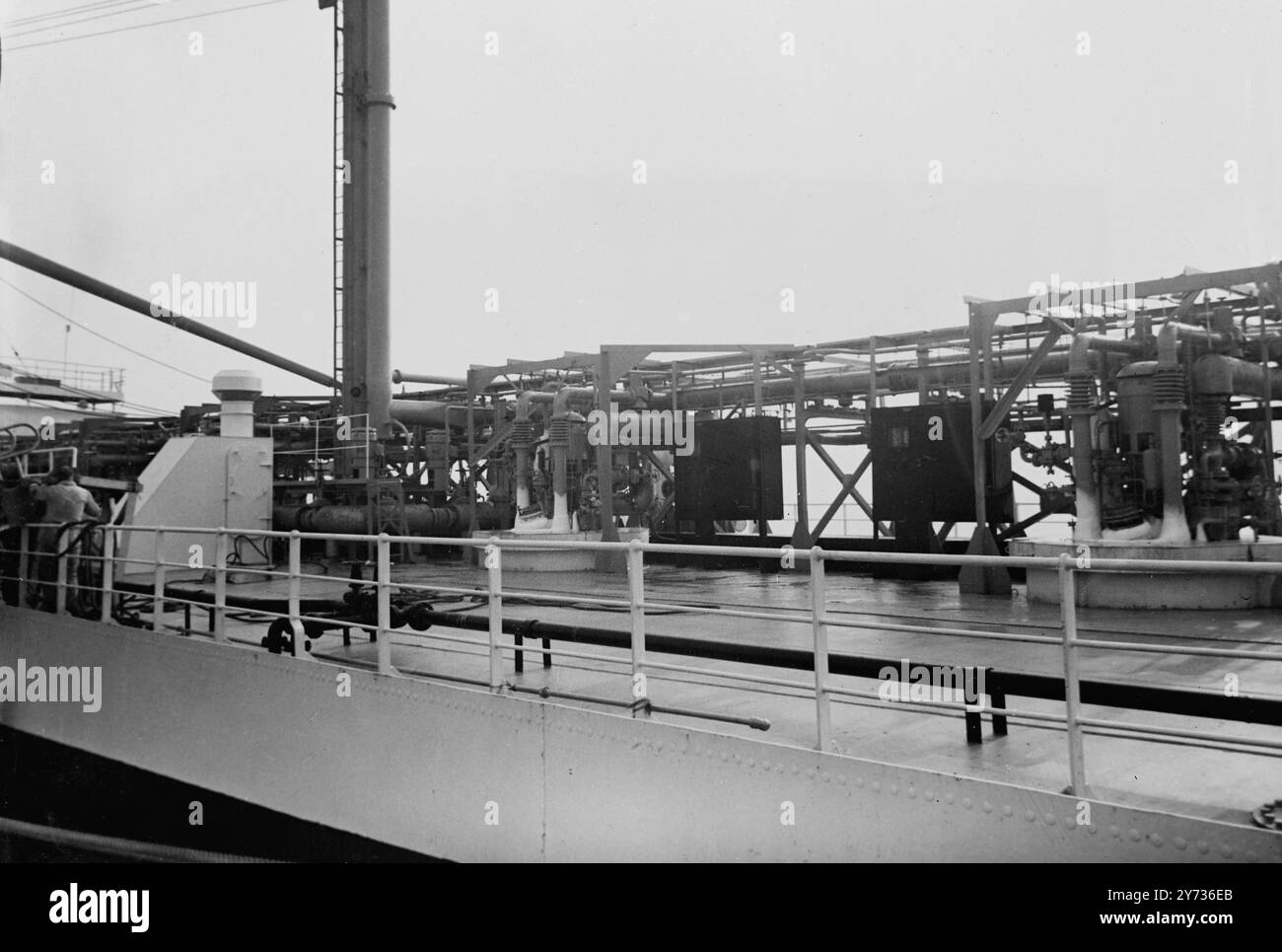 Canvey Island , Essex : einige der Anlagen an Deck des umgebauten Tankers Methan Pioneer , der hier mit der ersten experimentellen Belastung mit flüssigem Erdgas nach Großbritannien ankam . Methan Pioneer verließ den Golf von Mexiko am 31. Januar mit 2.000 Tonnen flüssigem Erdgas aus einem der Ölfelder der Golfküste . Das Volumen wurde auf ein 600stel des benötigten Raumes in gasförmiger Form reduziert und in spezielle isolierte Tanks auf dem Schiff geladen . Die Temperatur des flüssigen Gases liegt im Bereich von minus 260 °F . Das Gas wird in speziellen Behältern der North Thames Gas Bo gelagert Stockfoto