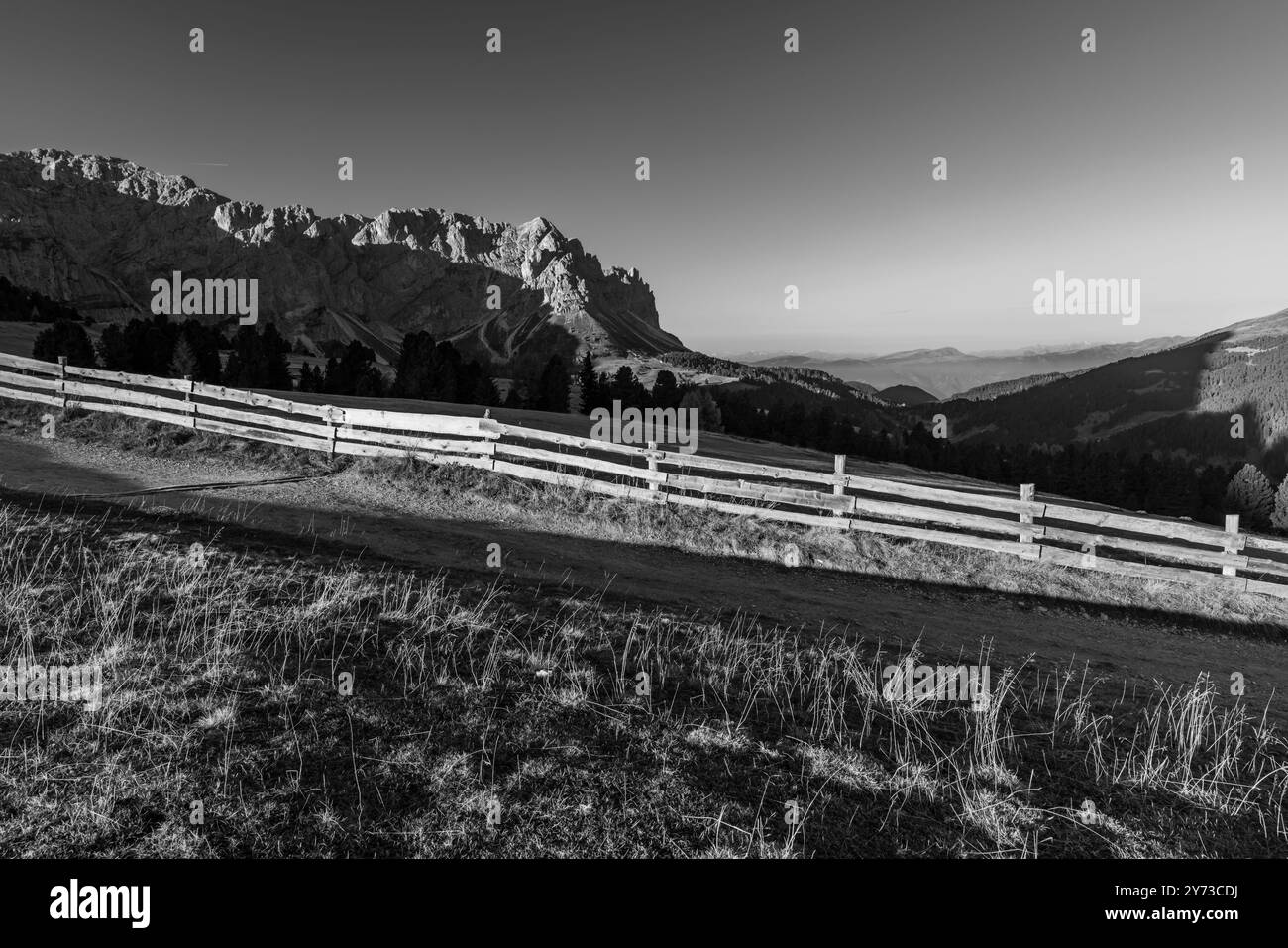 Typische Landschaft in der Nähe von San Martin de Tor, Dolomiten, Südtirol, Italien Stockfoto