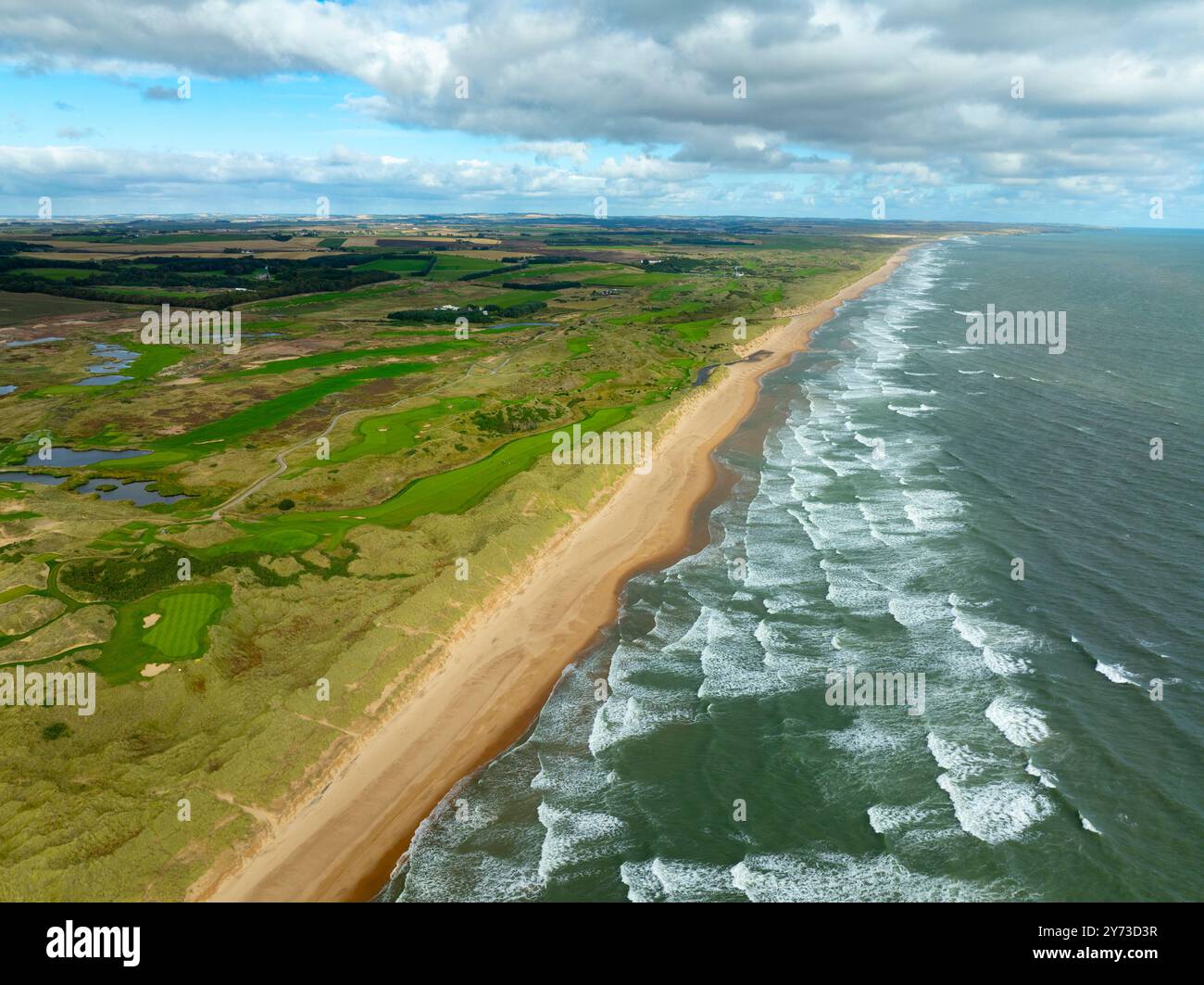 Aus der Vogelperspektive des Golfplatzes Trump International Golf Links an der Küste von Balmedie in Aberdeen, Aberdeenshire, Schottland, Großbritannien Stockfoto