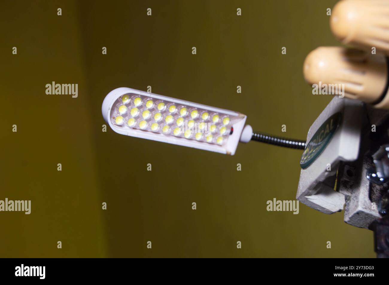 Kleine LED-Leuchten für Nähmaschinen Stockfoto