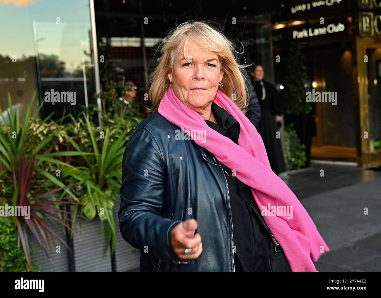 LONDON, GROSSBRITANNIEN. September 2024. 2024 Linda Robson ist eine englische Schauspielerin und Fernsehmoderatorin und nimmt an den Signature Awards London im Park Lane Hilton in London Teil. (Foto von 李世惠/siehe Li/Picture Capital) Credit: Siehe Li/Picture Capital/Alamy Live News Stockfoto