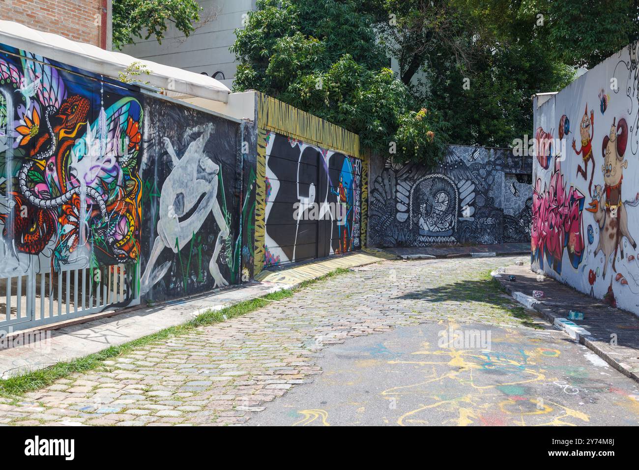 Das Graffiti-Kunstwerk an den Wänden von Beco do Batman, Batman Allee, in Vila Madalena, Sao Paulo, Brasilien Stockfoto