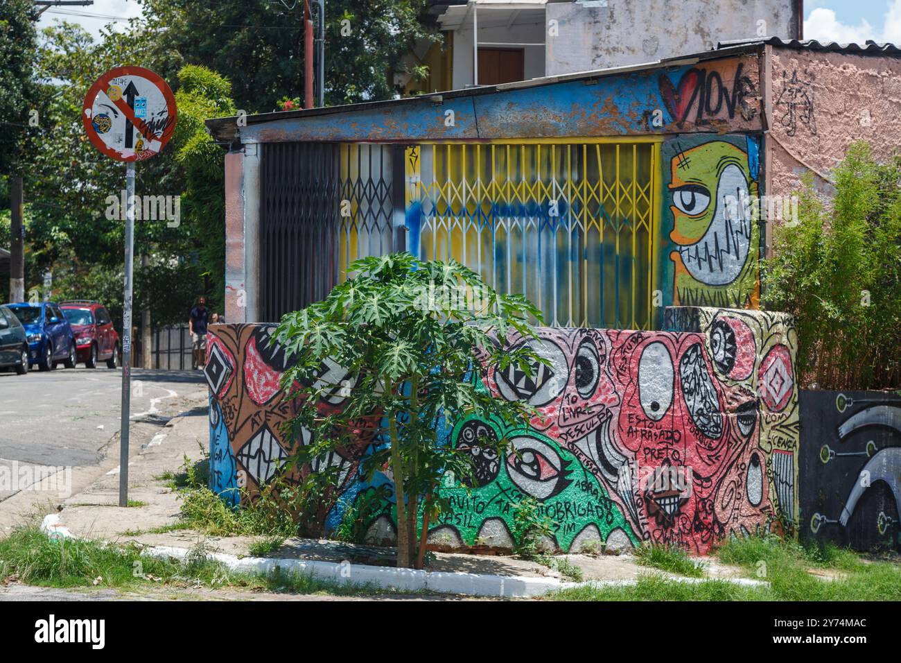 Das Graffiti-Kunstwerk an den Wänden von Beco do Batman, Batman Allee, in Vila Madalena, Sao Paulo, Brasilien Stockfoto